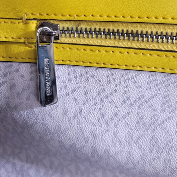 Michael Kors Kenly Large Signature Logo Tape Tote Bag - Picture 3 of 11